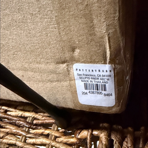 Pottery Barn Sculpted Medium Reindeer BNIB - Picture 4 of 5